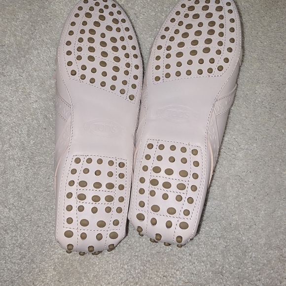 TOD'S Light Pink Loafers - Picture 3 of 5
